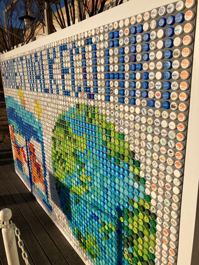 おやまアクション_ペットボトルキャップ エコアート展示中！！