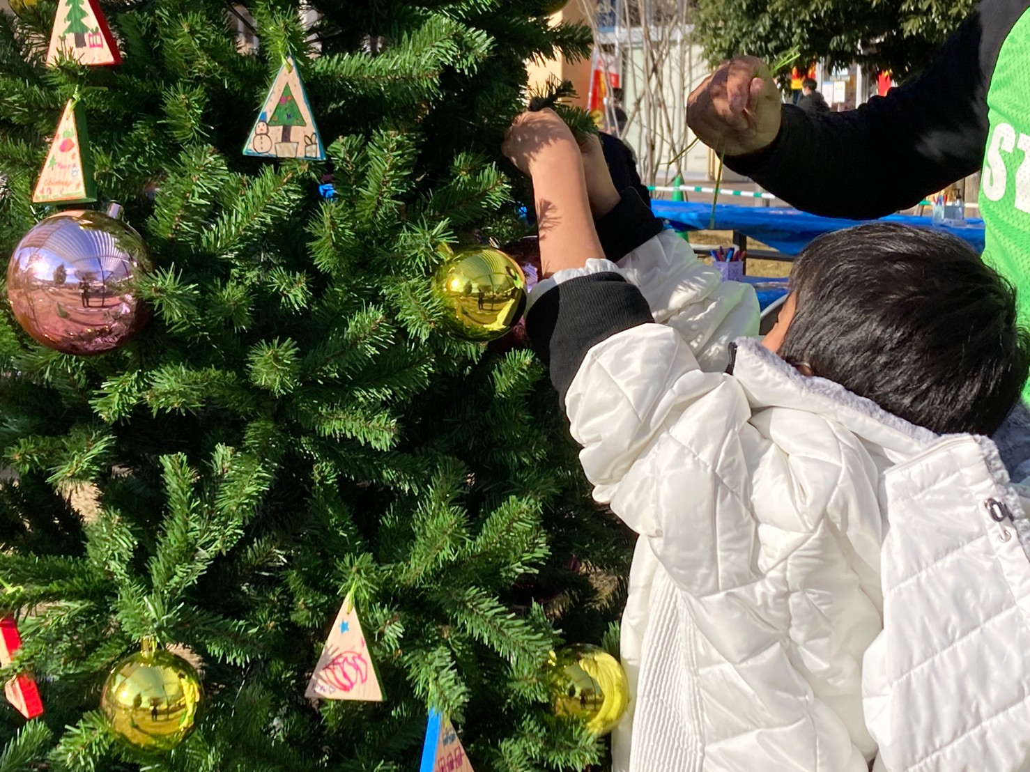 おやまアクション_クリスマスツリーを飾ろう！