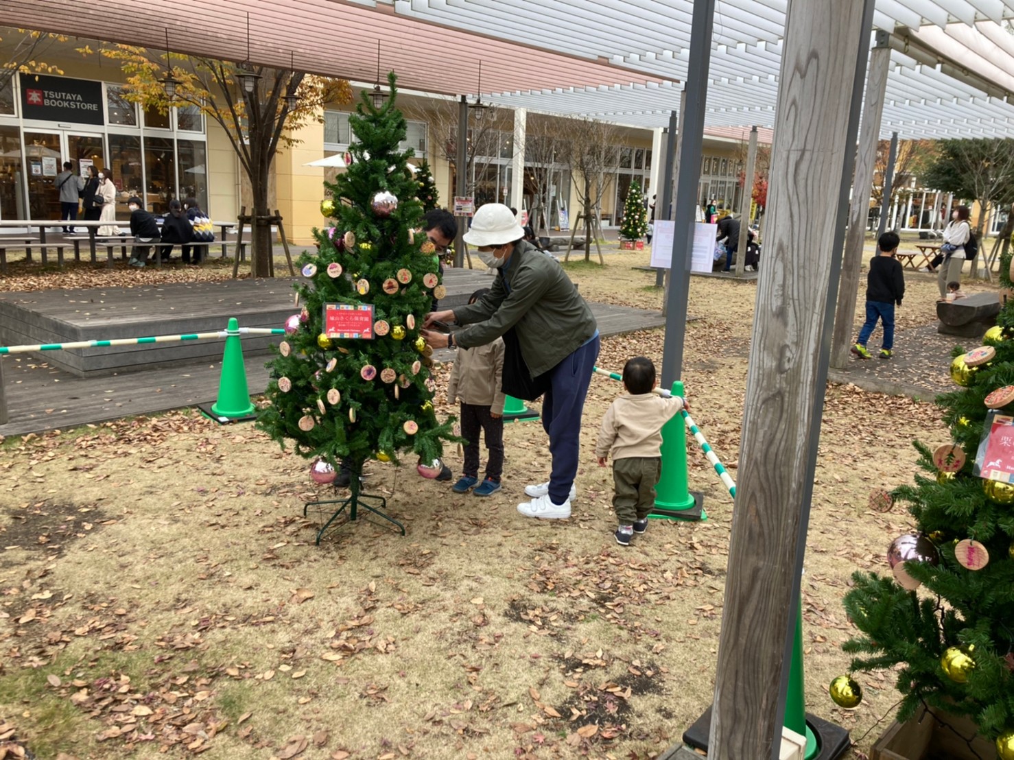 おやまアクション_廃材を使ったクリスマスオーナメントを作ろう