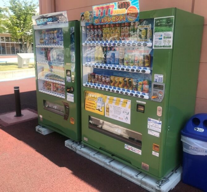 おやまアクション_支援用自販機の設置
